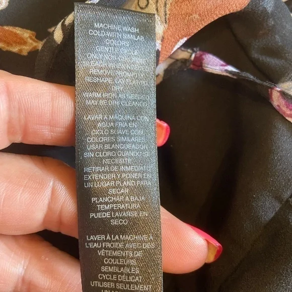 White House black market size medium off shoulder‎ with long angel sleeves - Picture 8 of 12